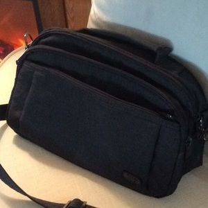 Lug Cross Body Flight Attendant Style bag!